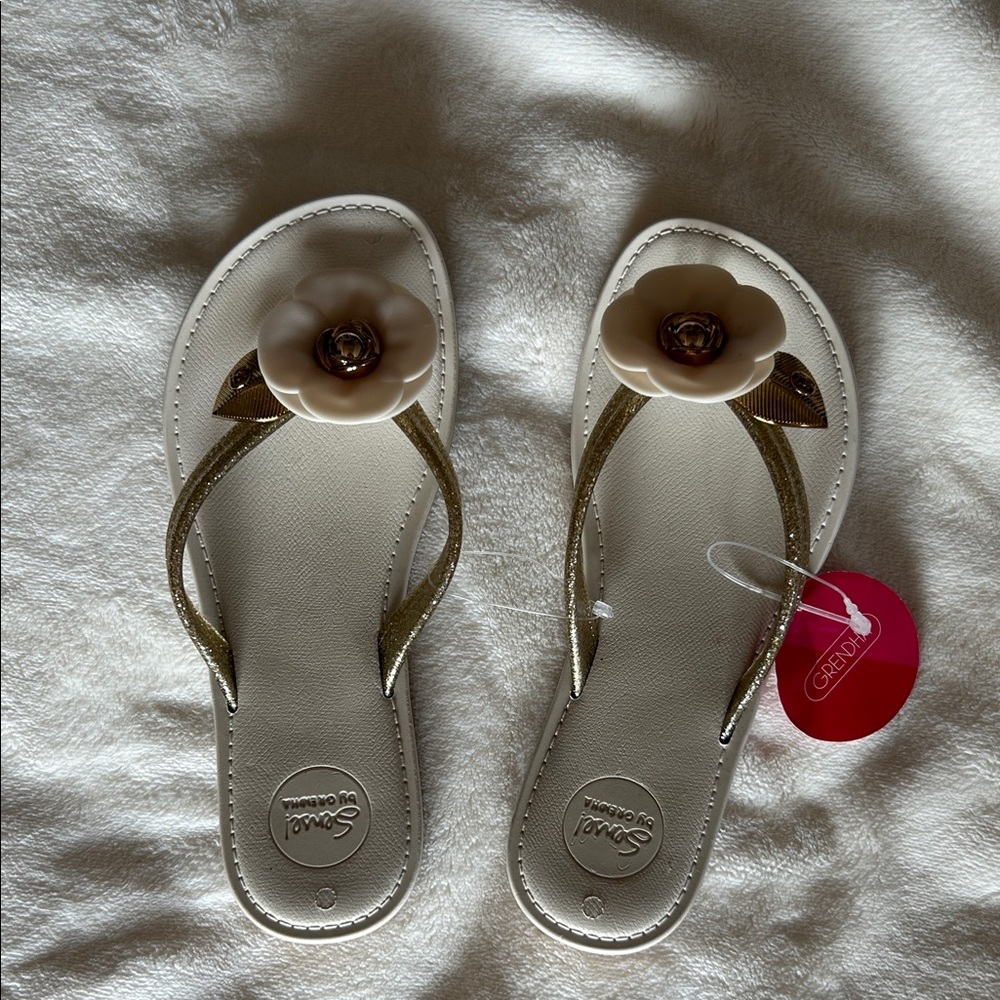 NWT made in Brazil Kids Flip Flops